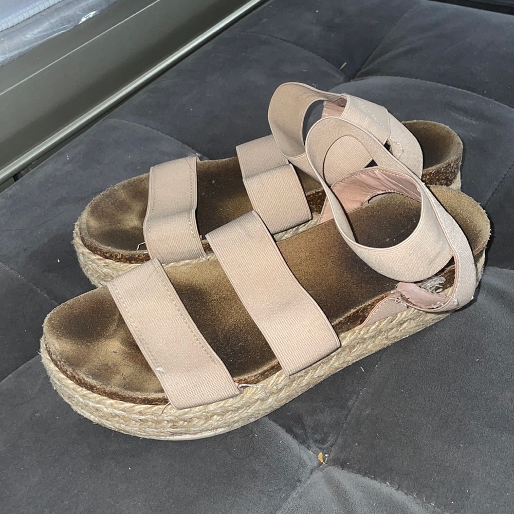 STEVE MADDEN platform sandals
